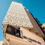 Rh Aura מלון 4*