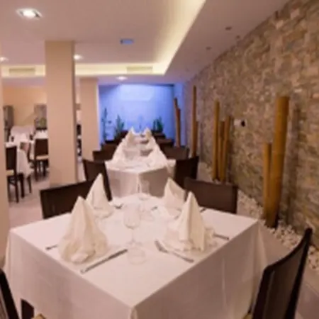 Hotel Rh Aura 4*