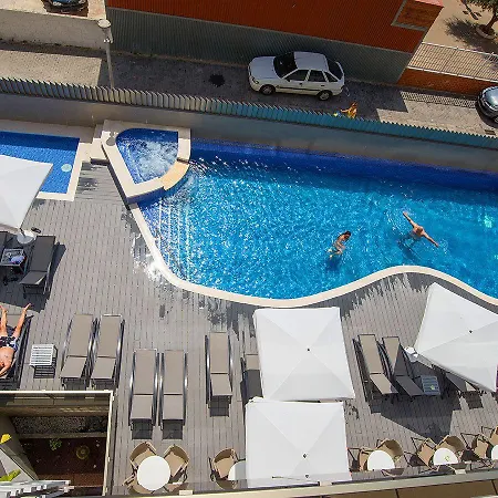 Szálloda Rh Aura 4*