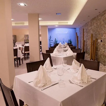 Rh Aura Hotel 4*