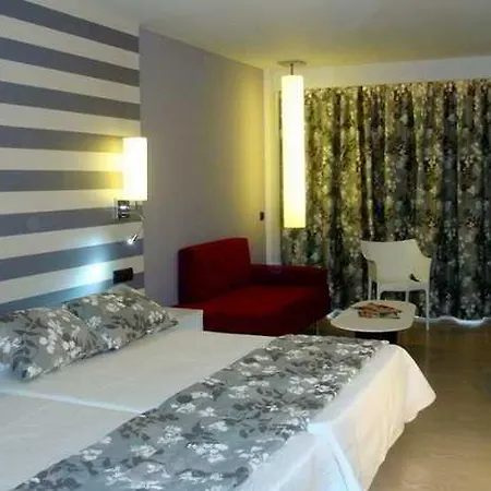 Rh Aura Hotel 4*
