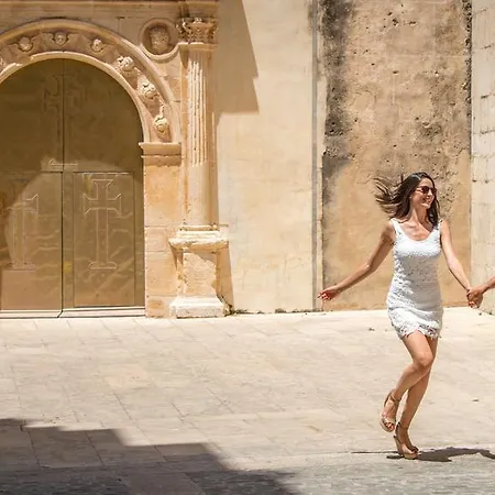 维那罗斯rh灵气酒店 4*