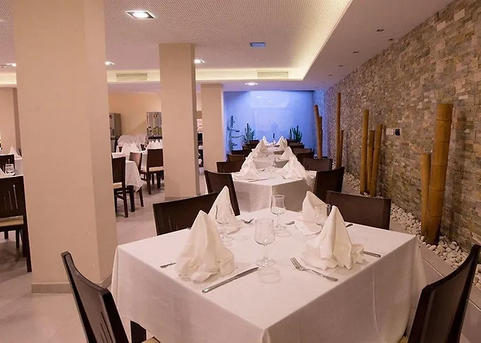 Rh Aura Szálloda 4*